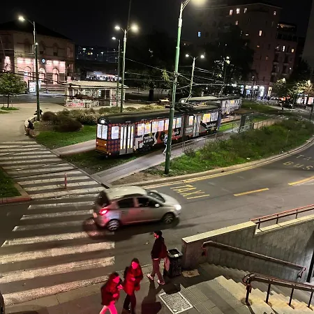 Citta Studi - Front Metro Lambrate * 밀라노