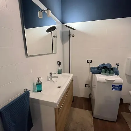 Studi - Front Metro Lambrate Apartamento